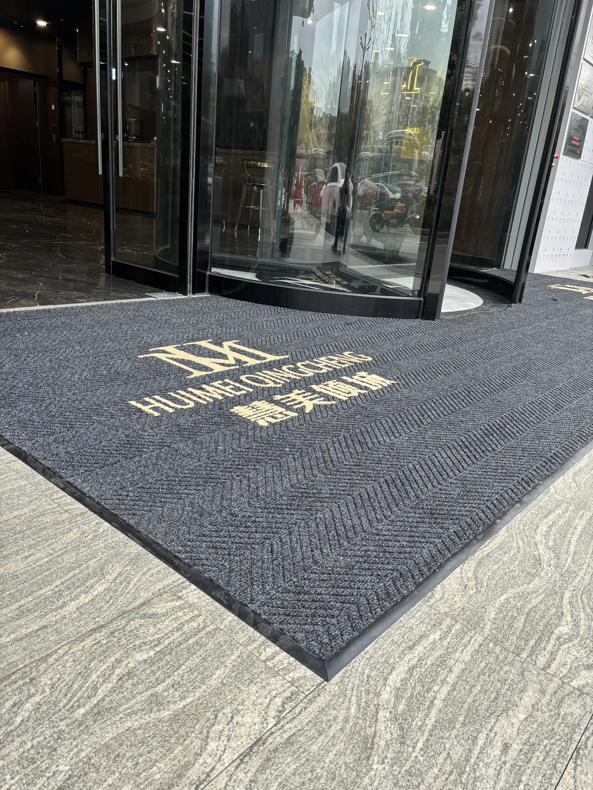 慧美倾城酒店地毯项目现场3